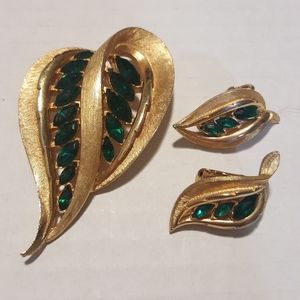 Vintage Signed J.J. Gold and Emerald Color Brooch and Earrings Set